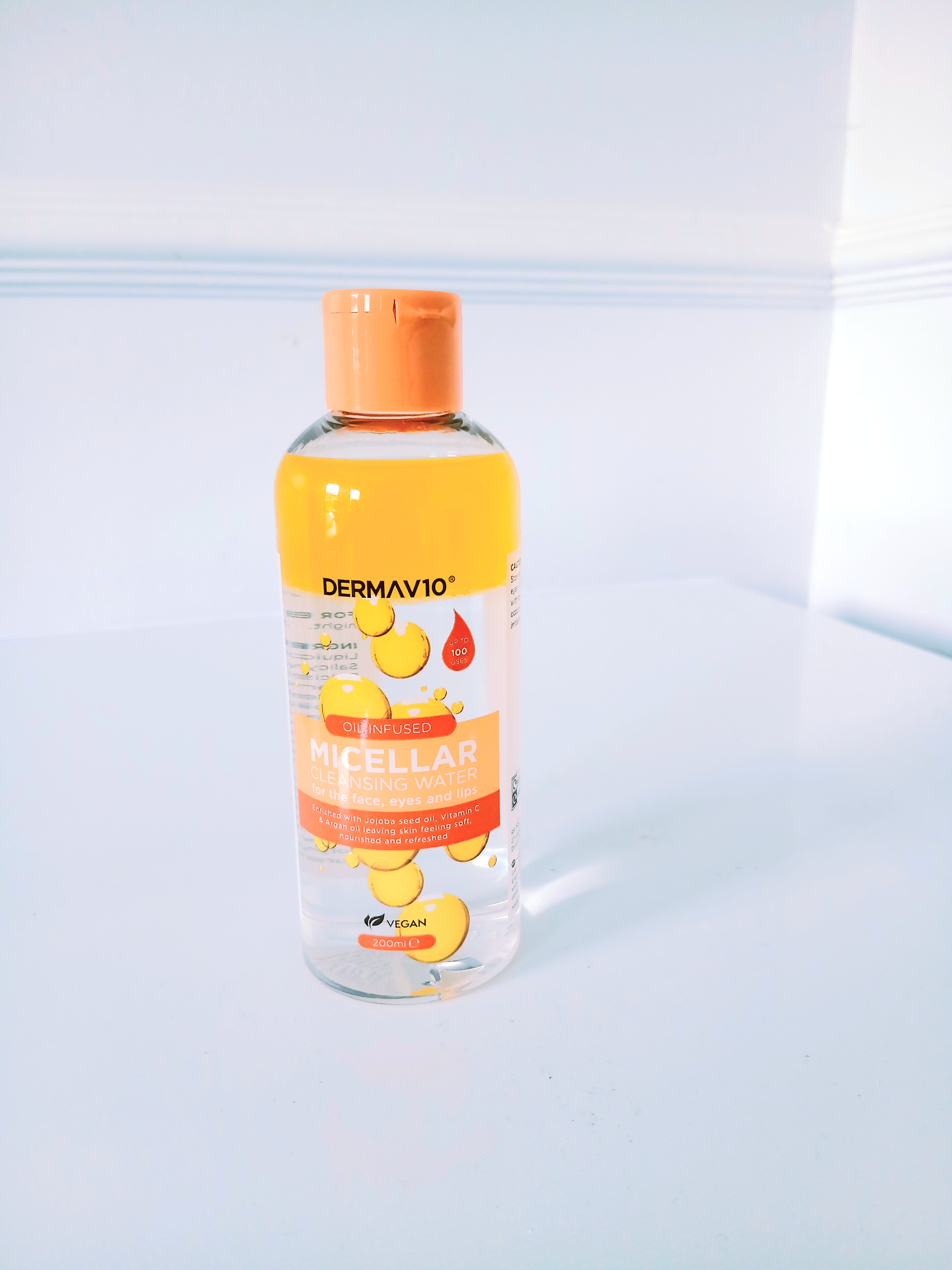 Dermav10  Miscellar Cleansing Water
